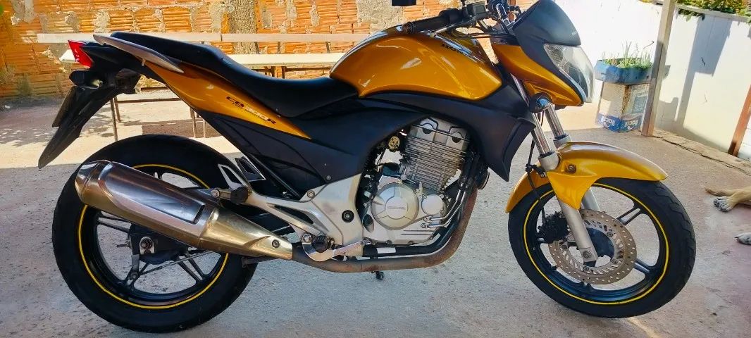CB300r 2010 - Ótimo estado - Foto 2