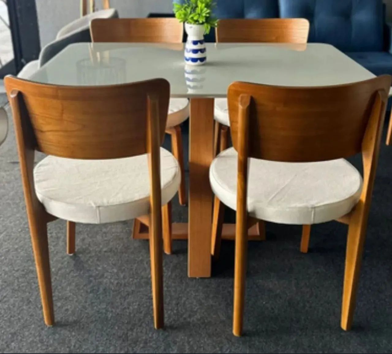 Mesa de jantar 4 cadeiras 