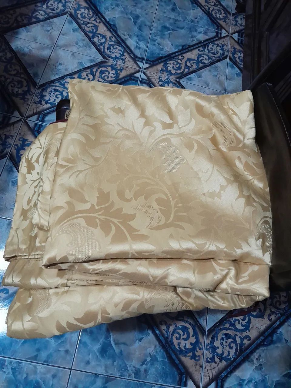 Ccorte de Tecido Acetinado Dourado - Foto 4