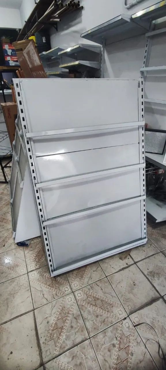 Balcão e pratileiras para loja  - Foto 4