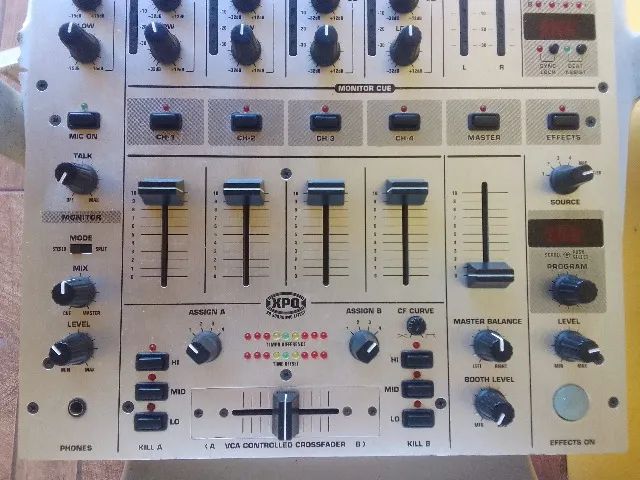 Mesa de Som Mixer Behringer Djx700 - Foto 4