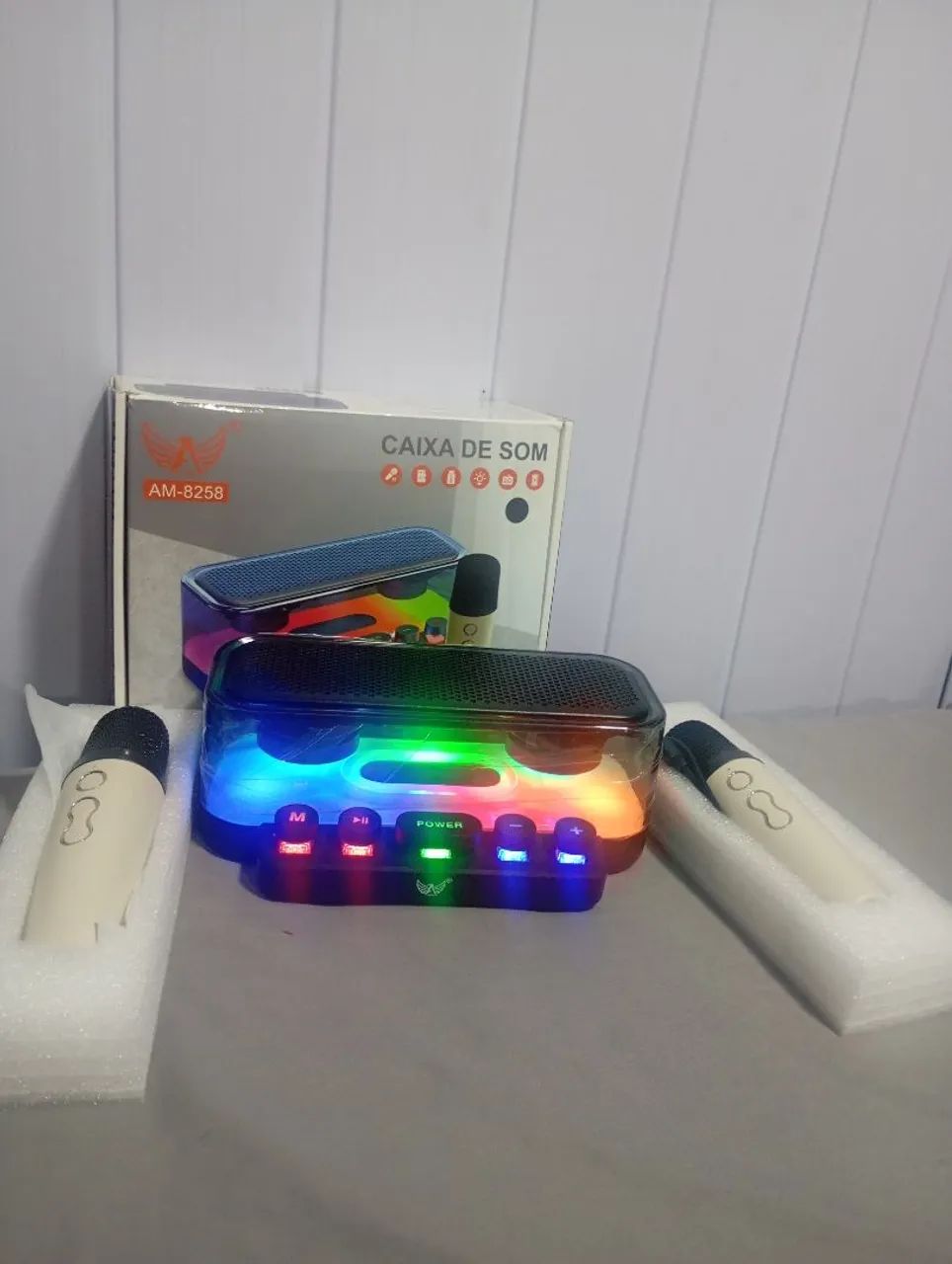 Caixa de som com Bluetooth rádio e dois microfones - Foto 5