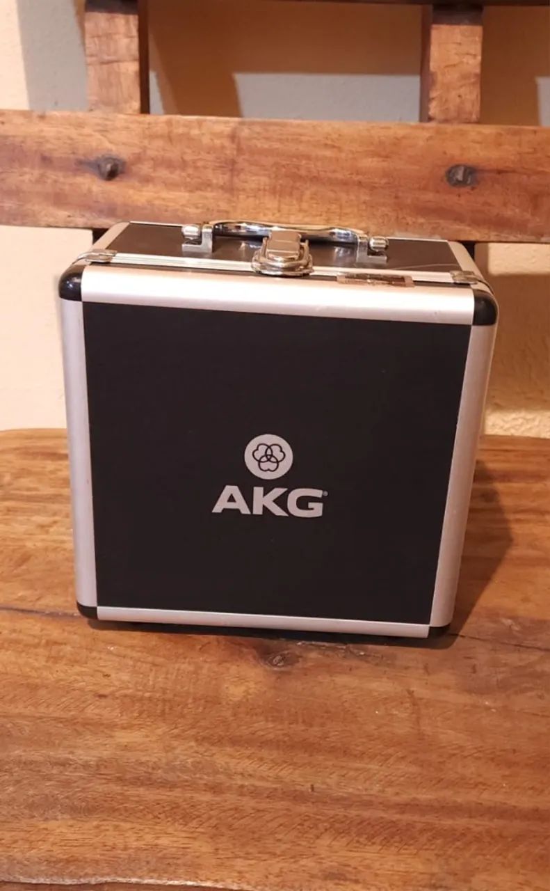 MICROFONE AKG P220 CONDENSER ORIGINAL HARMAN - Microfones e
