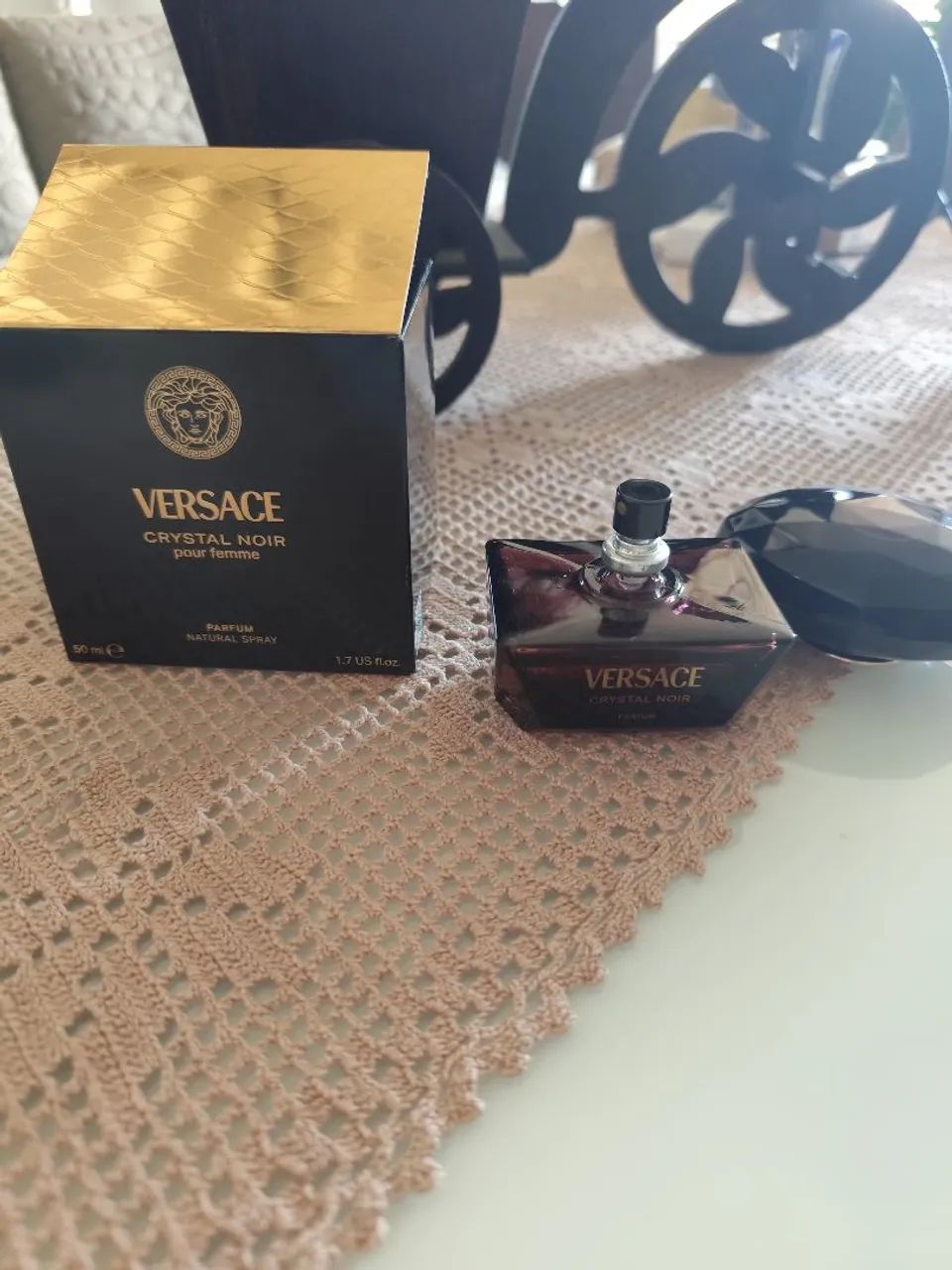 Perfume versace crystal noir 50ml  - Foto 3