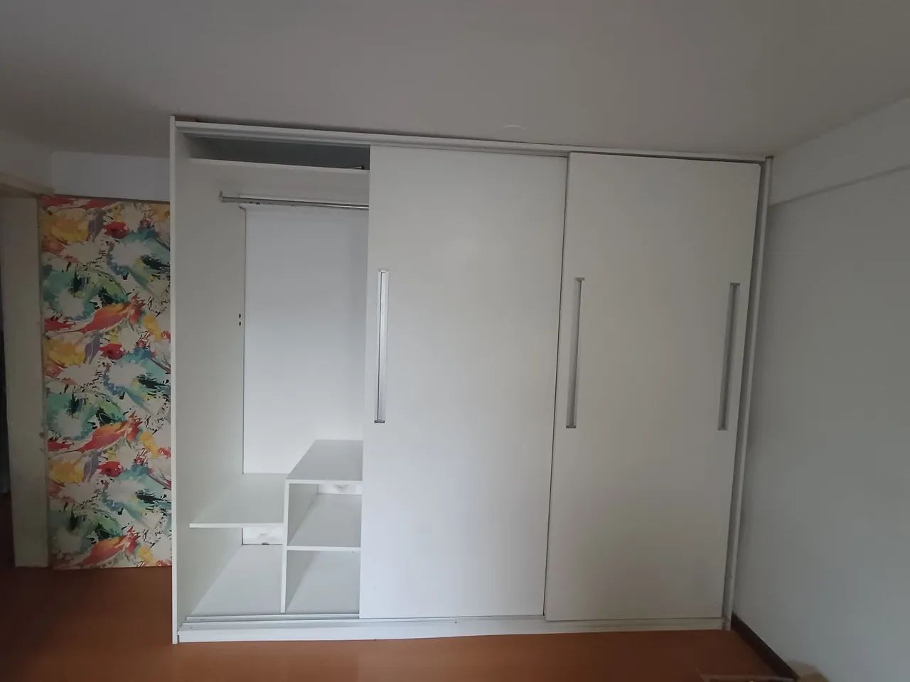 Guarda roupa com 3 portas de correr