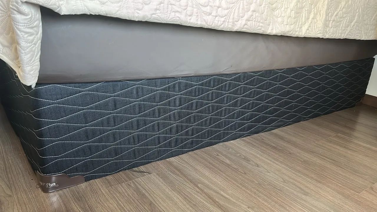 BOX CAMA SOLTEIRO - PRATICAMENTE NOVO