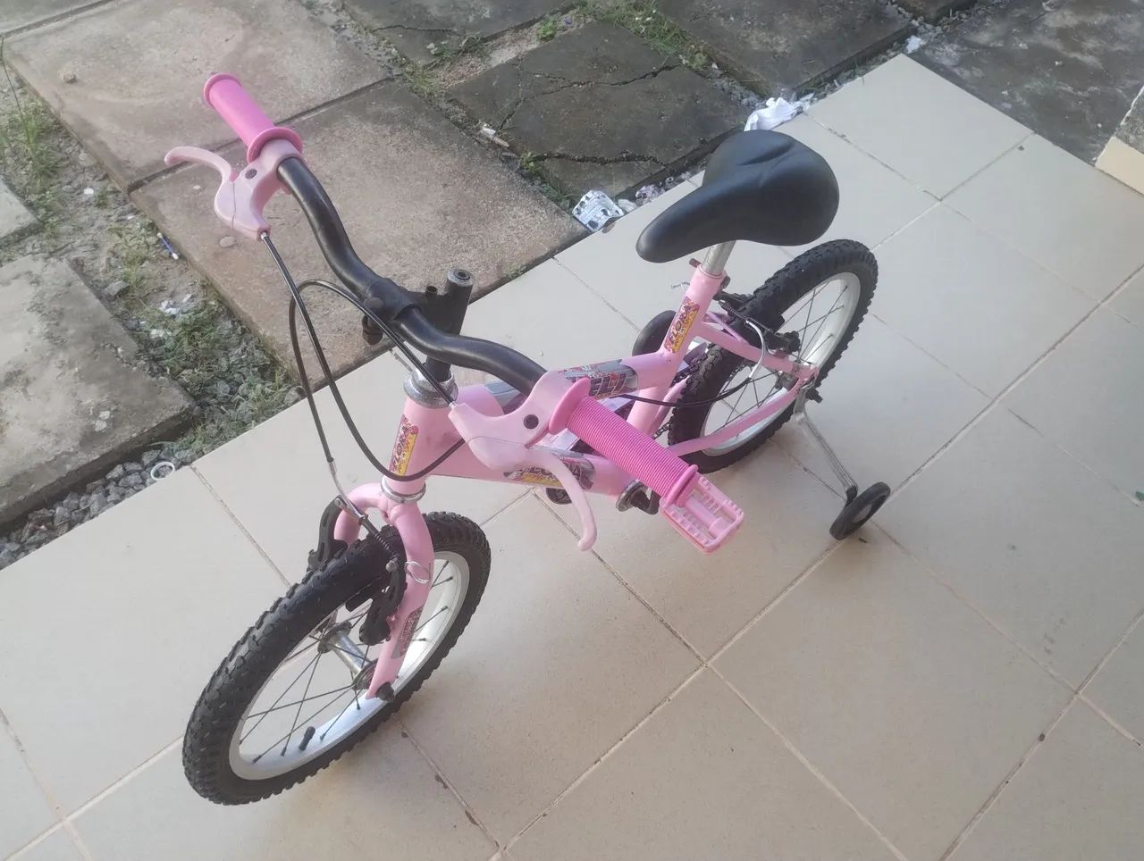 Bicicleta Infantil aro 16 com rodinhas  - Foto 2