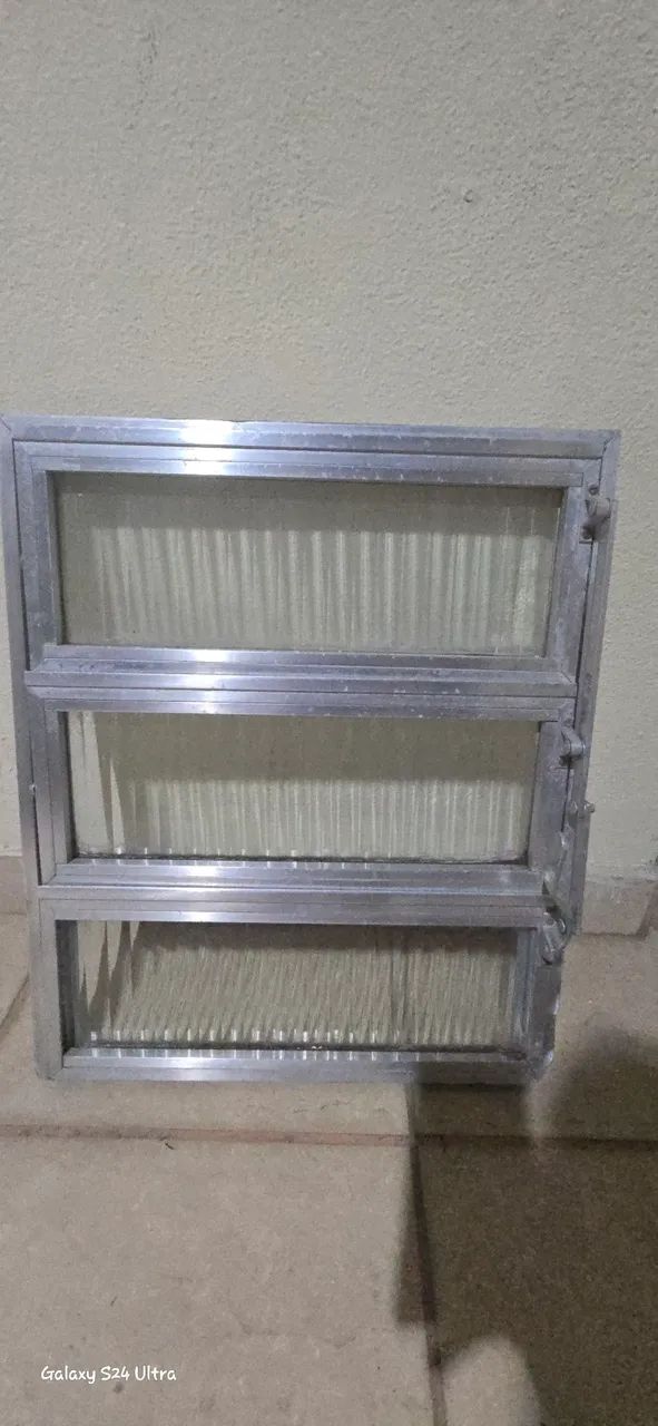 Basculante de Alumínio