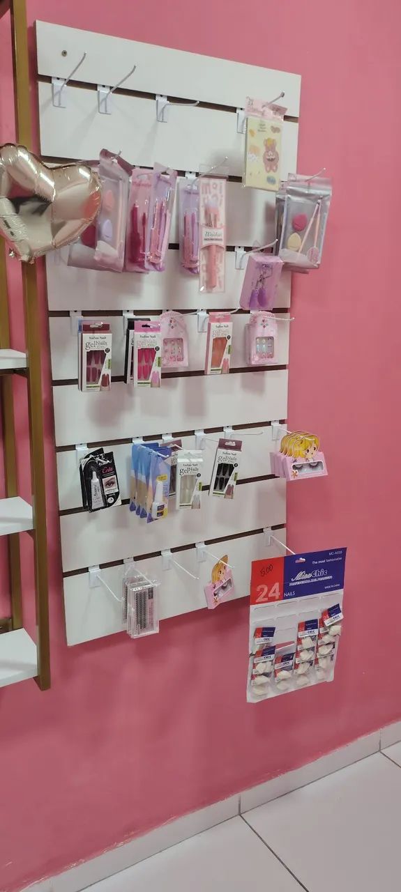 Móveis para loja de maquiagem,bolsas etc - Foto 2