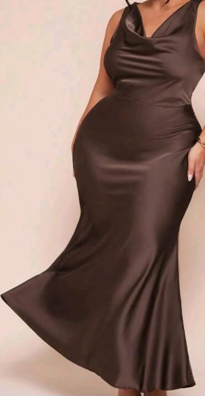 Vestido elegante de cetim nunca usado. - Foto 5
