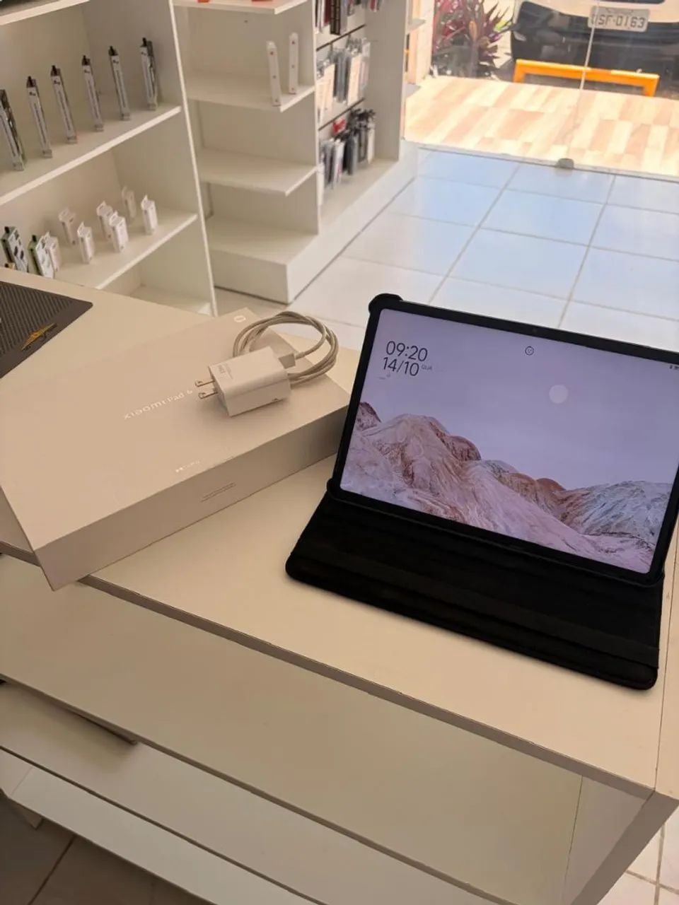Tablet xiaomi PAD 6 com capa protetora e película 