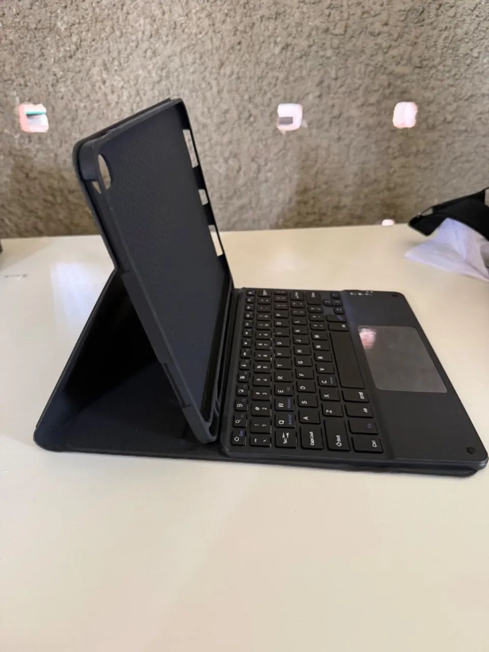 Capa com teclado para IPad 10  - Foto 3