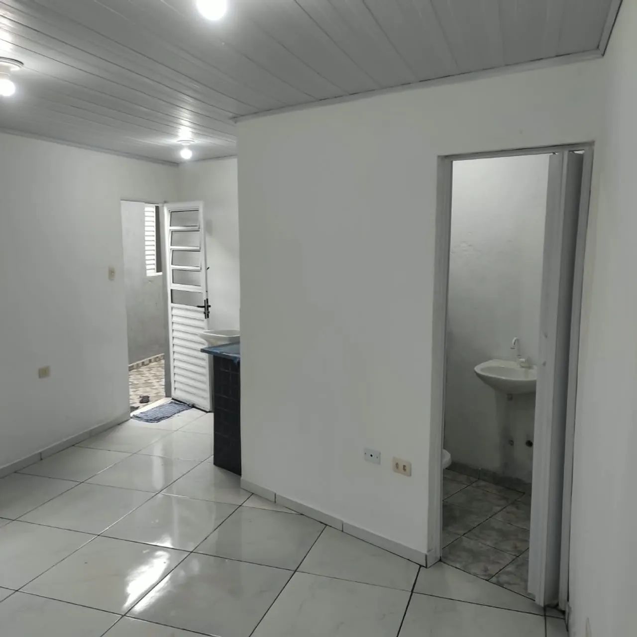 Aluguel de quarto em quintal compartilhado  - Foto 5
