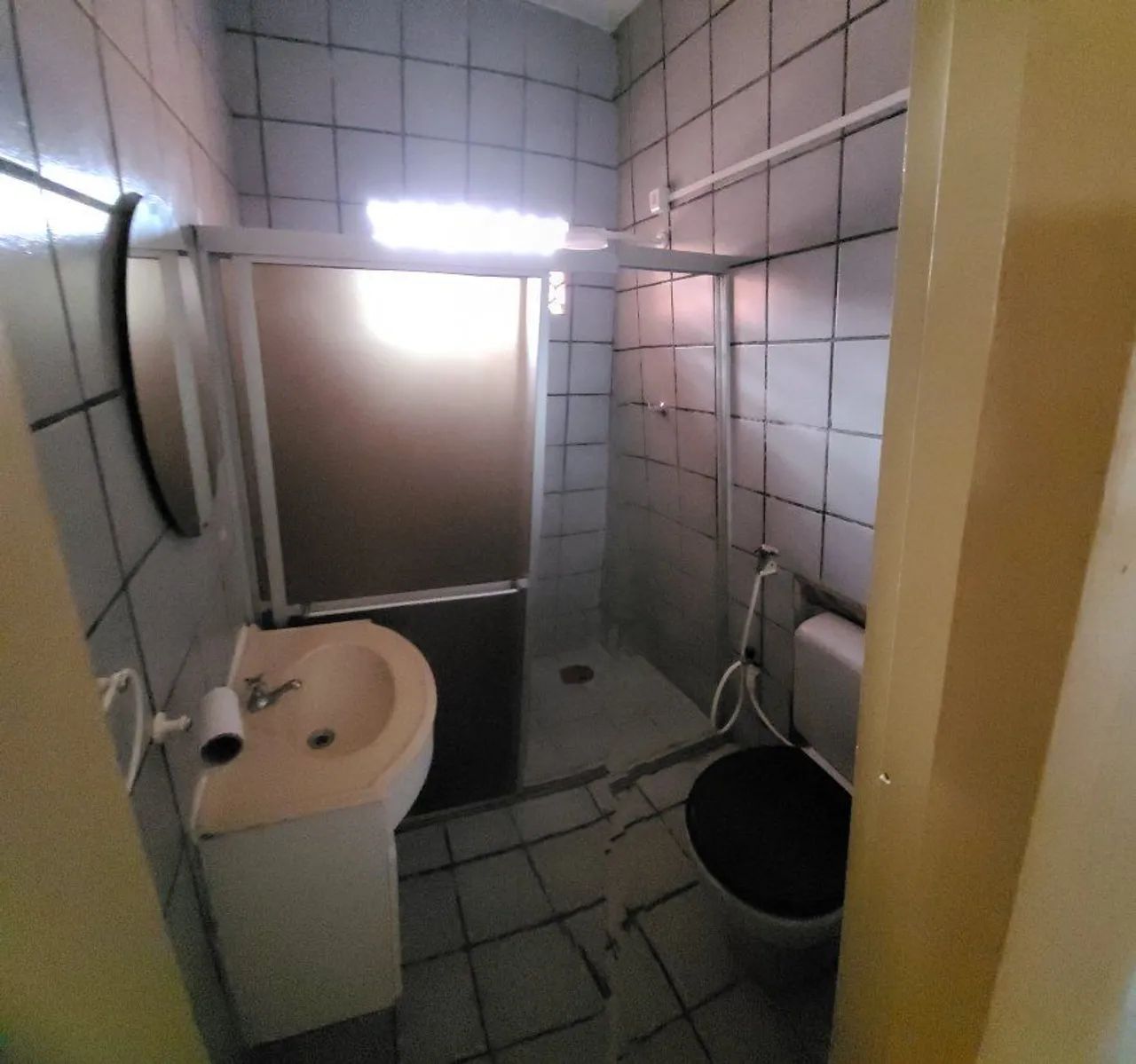 Alugo apto 2 quartos R$ 1200,00 - Foto 2