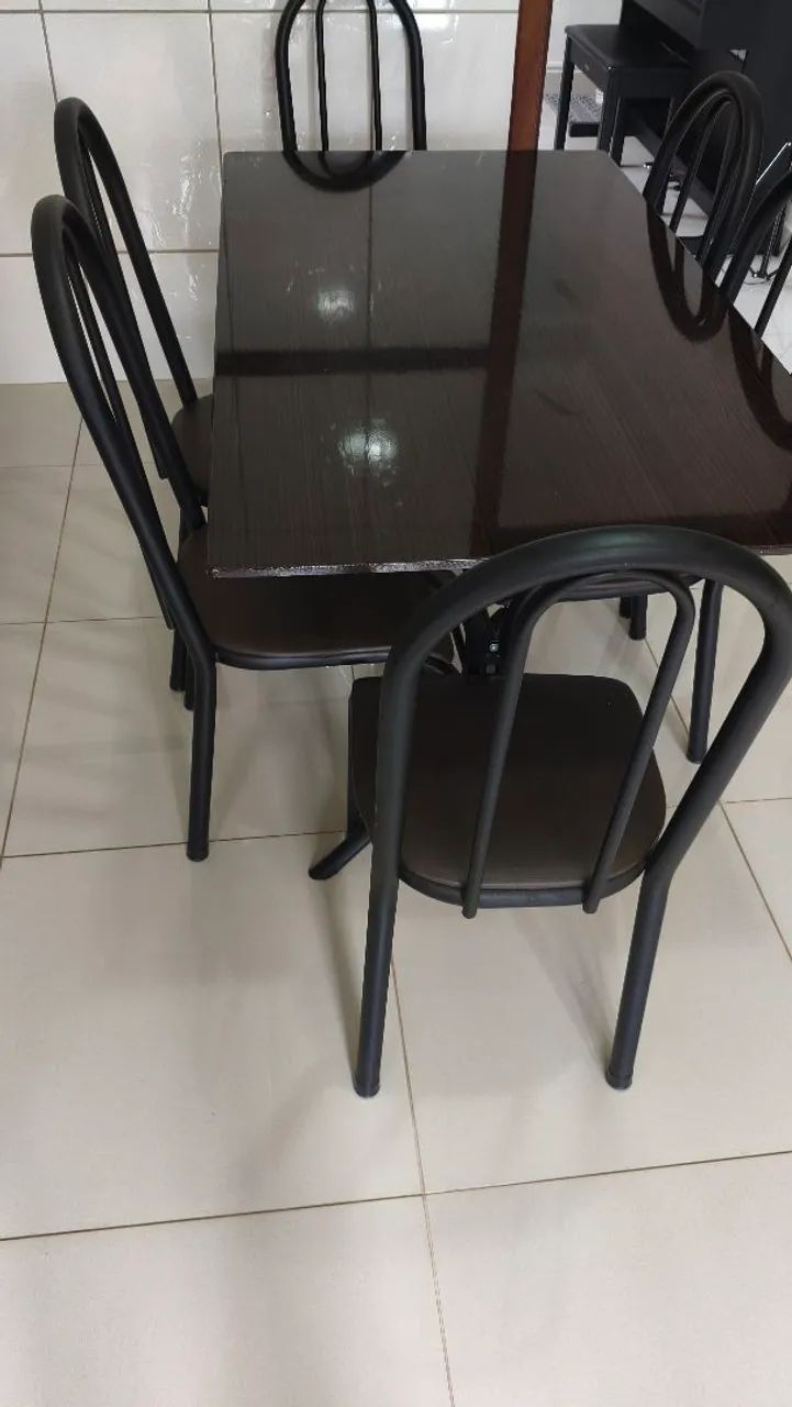 Mesa com cadeiras - Foto 4