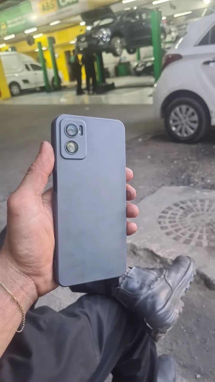 Motorola E22