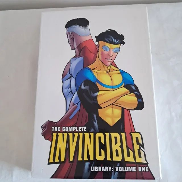 The Complete Invincible Library Volume 1 - Image Comics