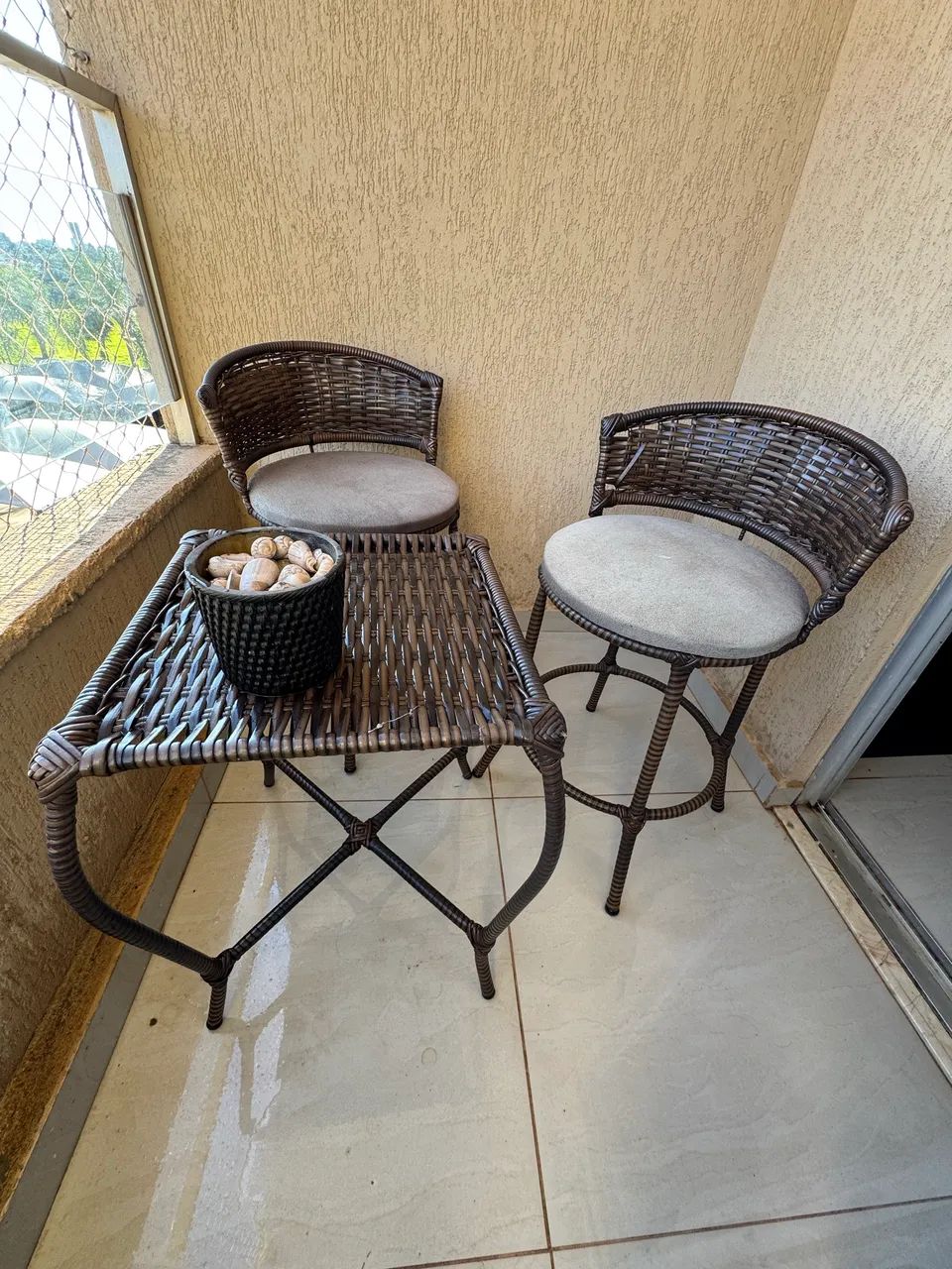Mesa com cadeiras - Foto 4