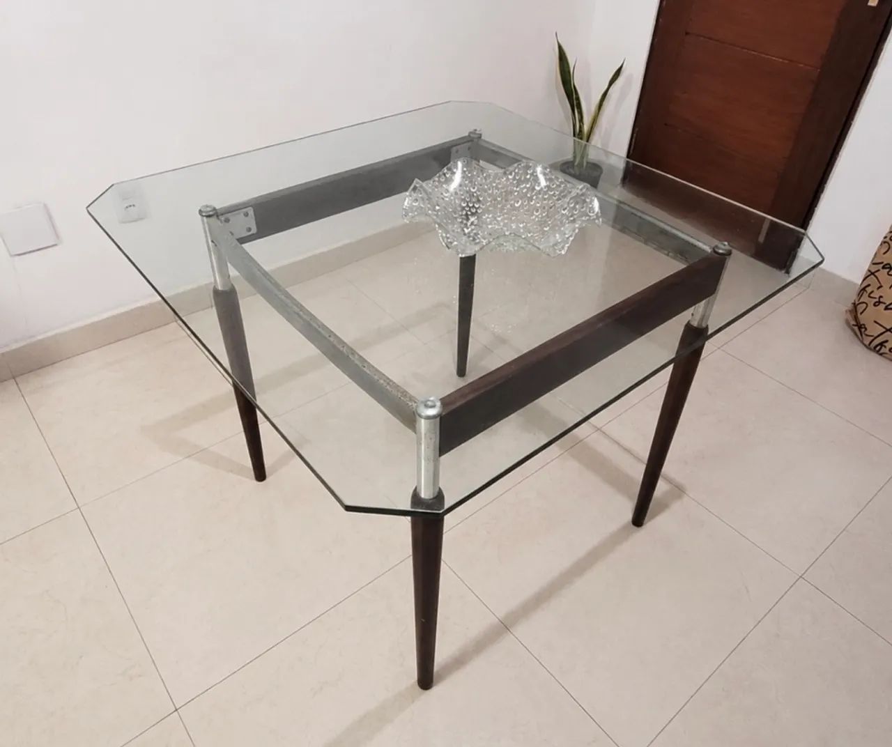 Mesa quatro lugares com vidros 