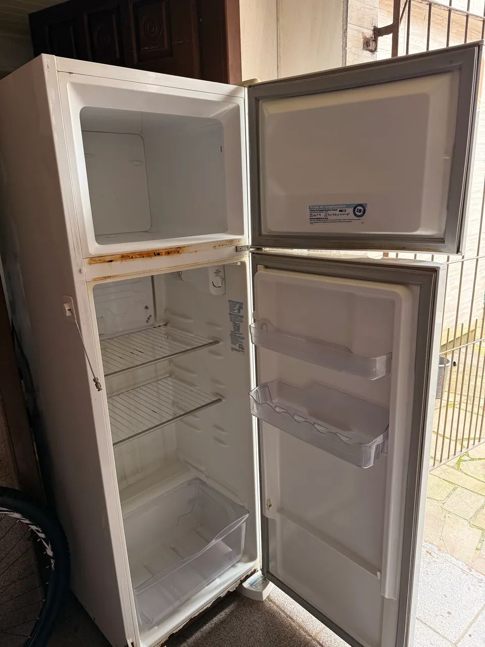 Geladeira 260l usada - Foto 2