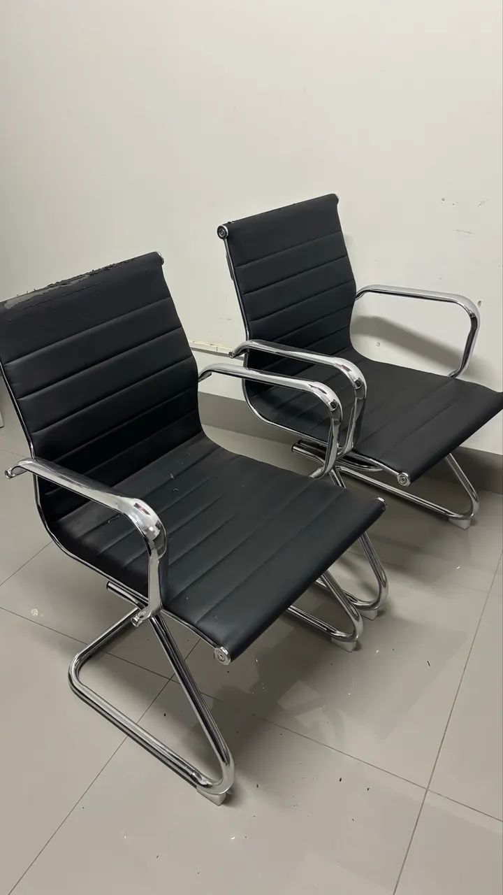 3 cadeiras 1 de chefe e duas de cliente - Foto 3