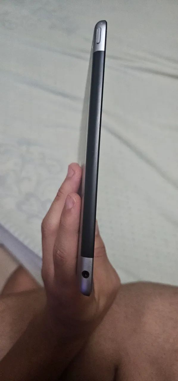 Ipad 5° Geração 128GB, sem cabo e sem capa - Foto 5