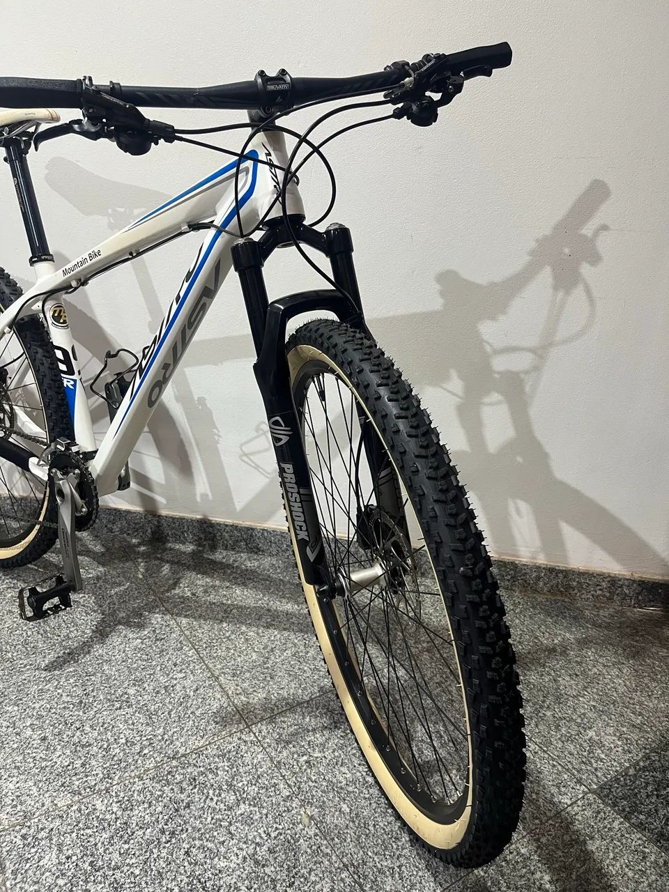Vendo ou troco bicicleta aro 29 - Foto 2