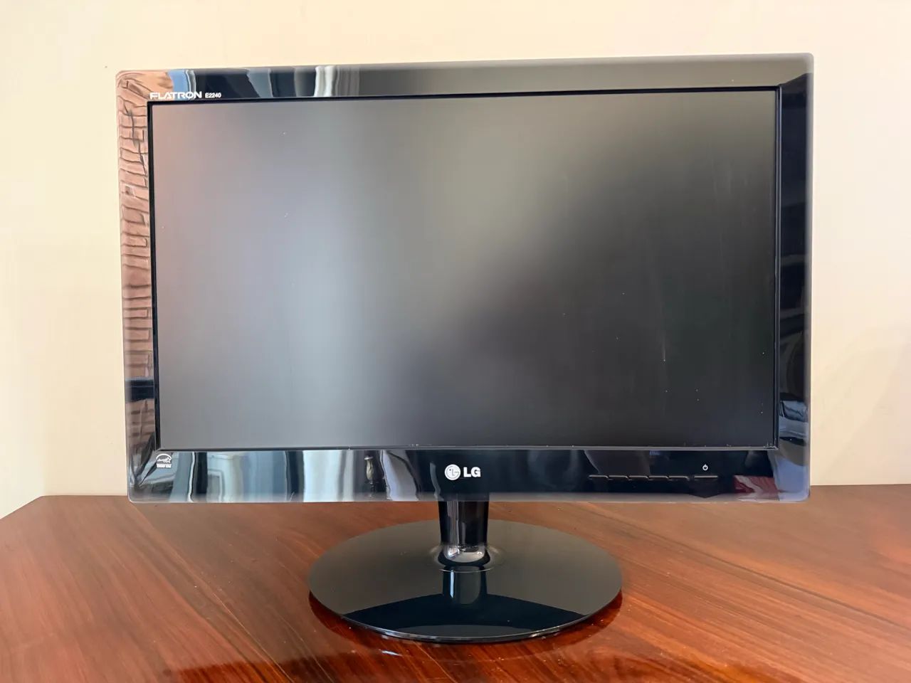 Monitor LG Flatron E2240 usado