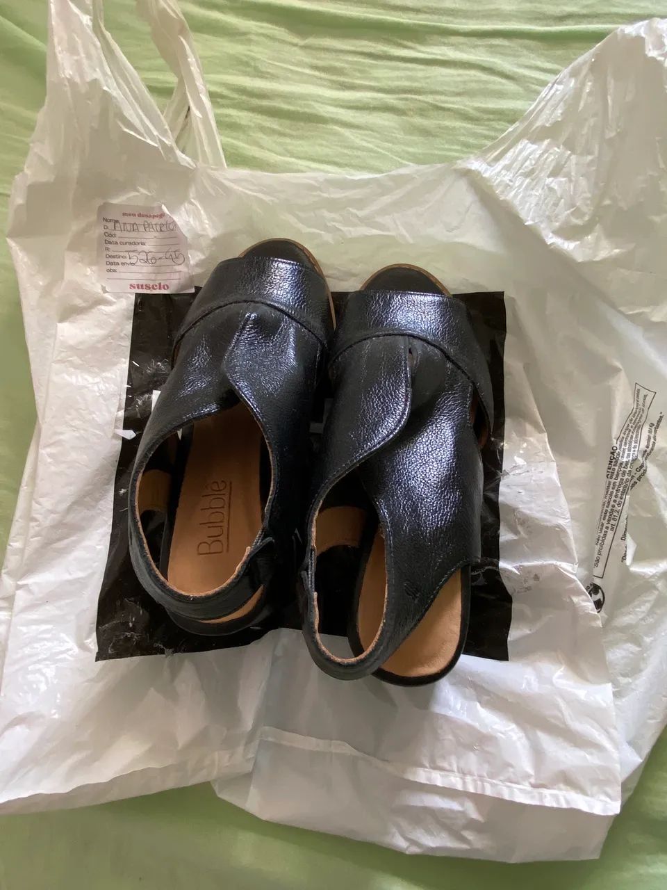 Vendo sandália nova 30,00