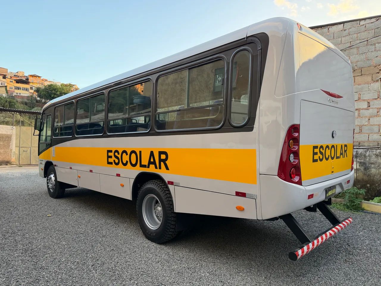 Ônibus escolar micrao ano 2013 Marcopolo 48 lugares lindo  - Foto 4