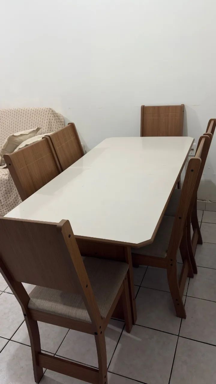 Mesa 6 cadeiras 