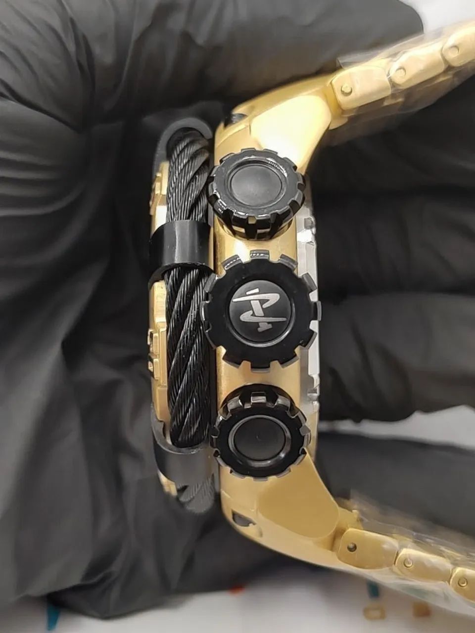 Relógio INVICTA THUNDERBOLT MULTIFUNCIONAL  DOURADO COM BEZEL PRETO - Foto 4
