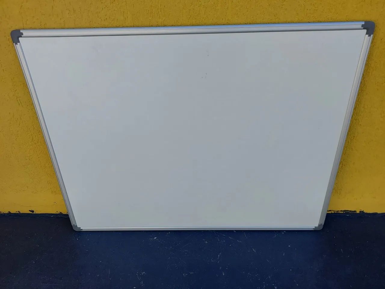 Quadro branco 1.20x90cm - Foto 2