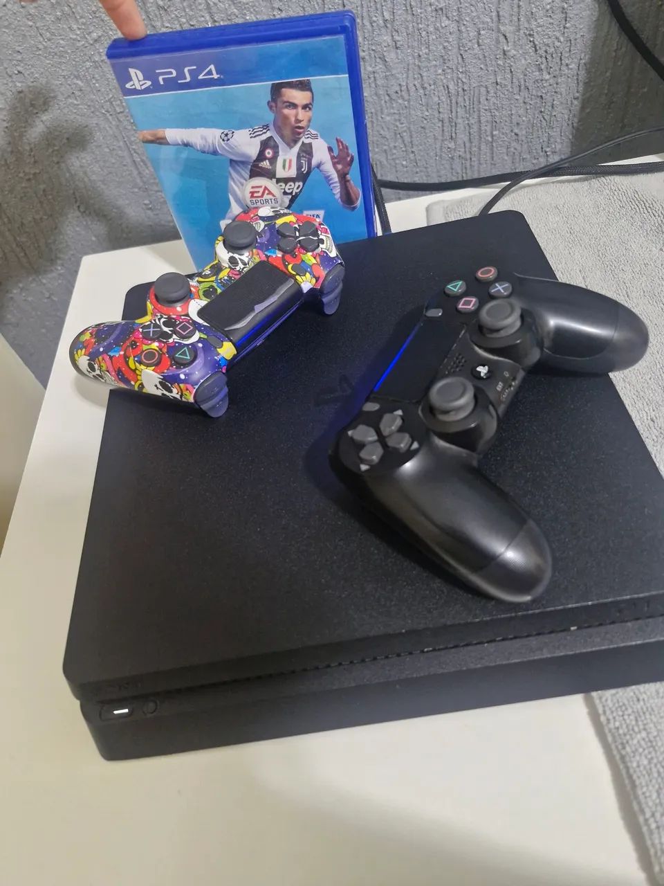 Ps4 slim 2 controles 500gb - Foto 2