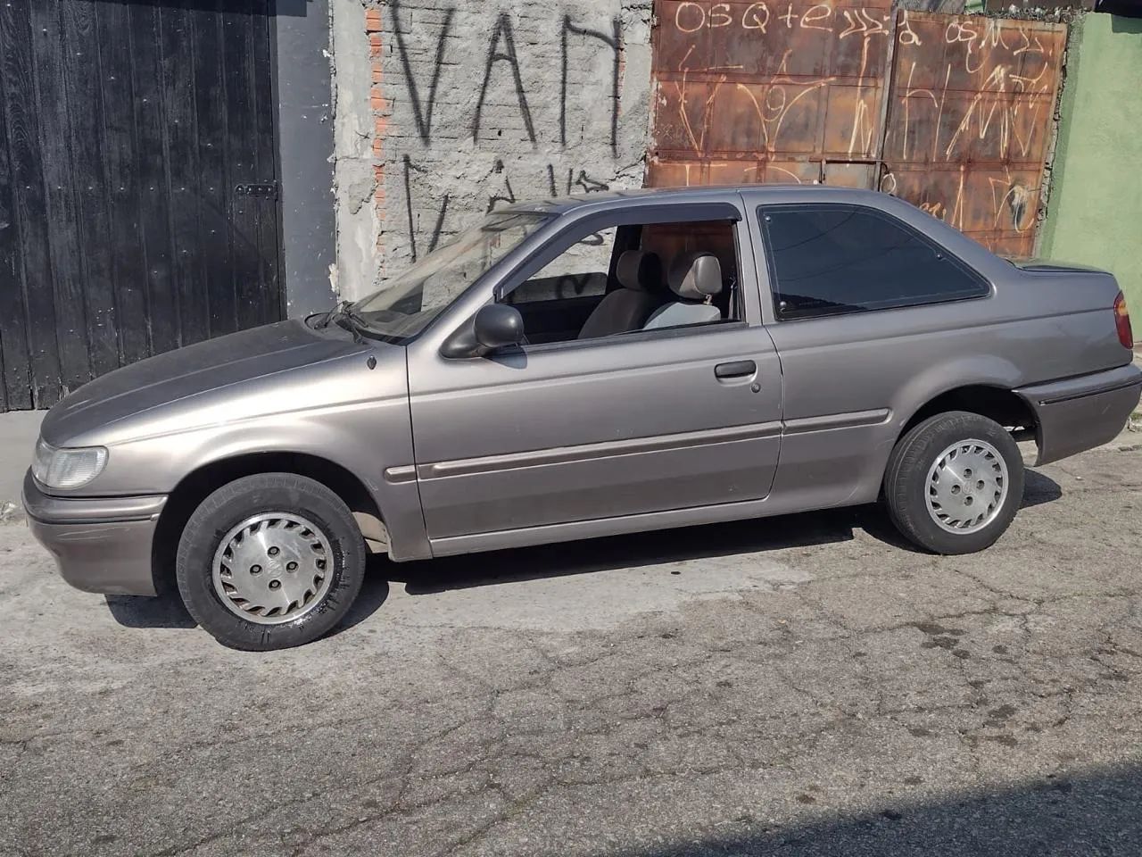 Volkswagen Logus 1.6 / CLI / CL/ GL (álcool) 1995 - Foto 2