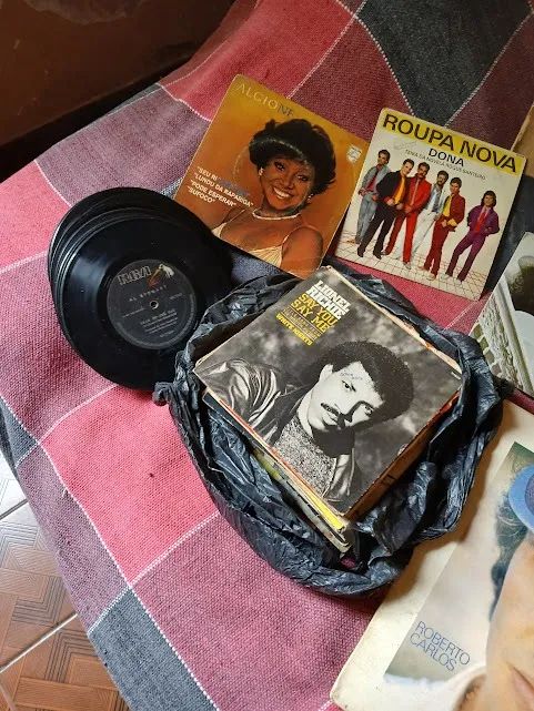 Vendo diversos  vinis e compacto  - Foto 3