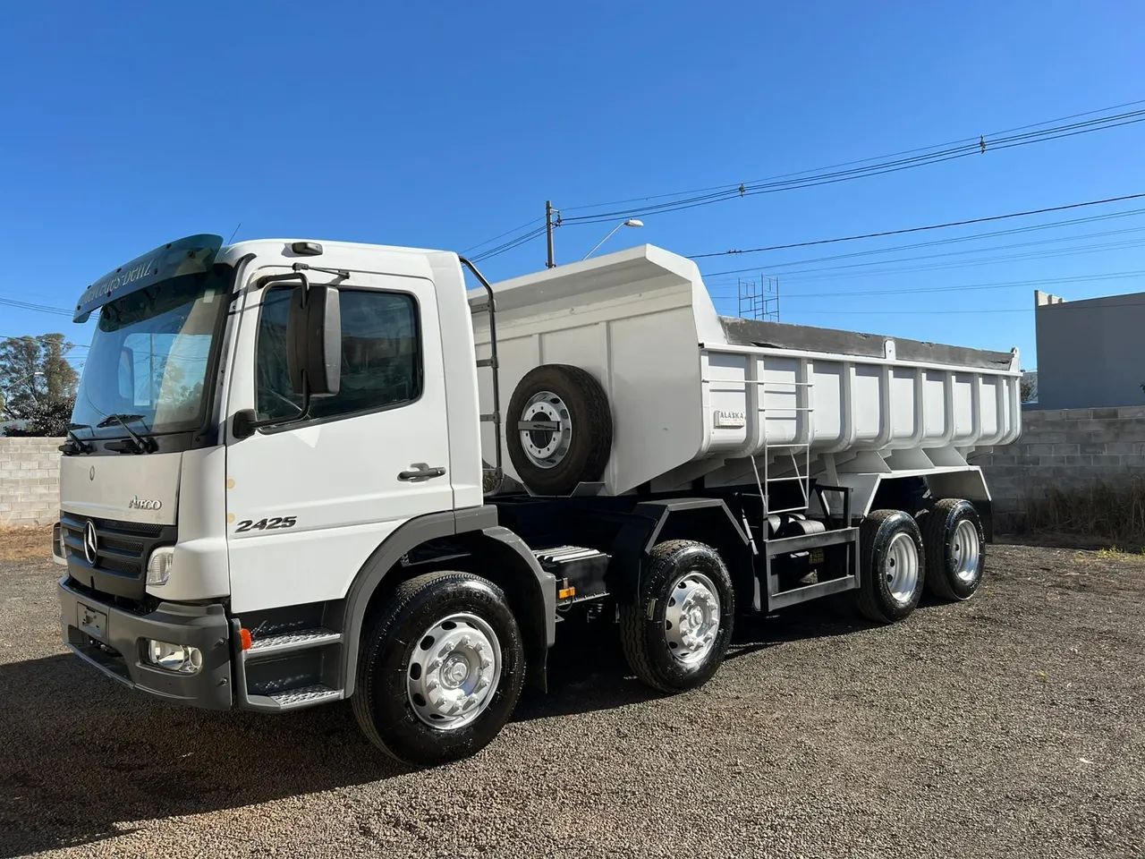 Mercedes-benz Atego 2425 Basculante (2011/2012) - Foto 5
