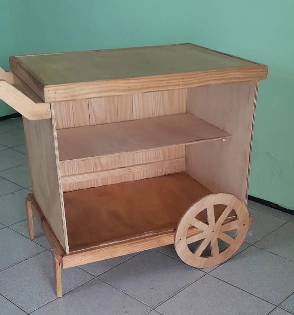 VENDO CARRINHO BAR DESMONTAVEL, ESTILO RUSTICO - Foto 2