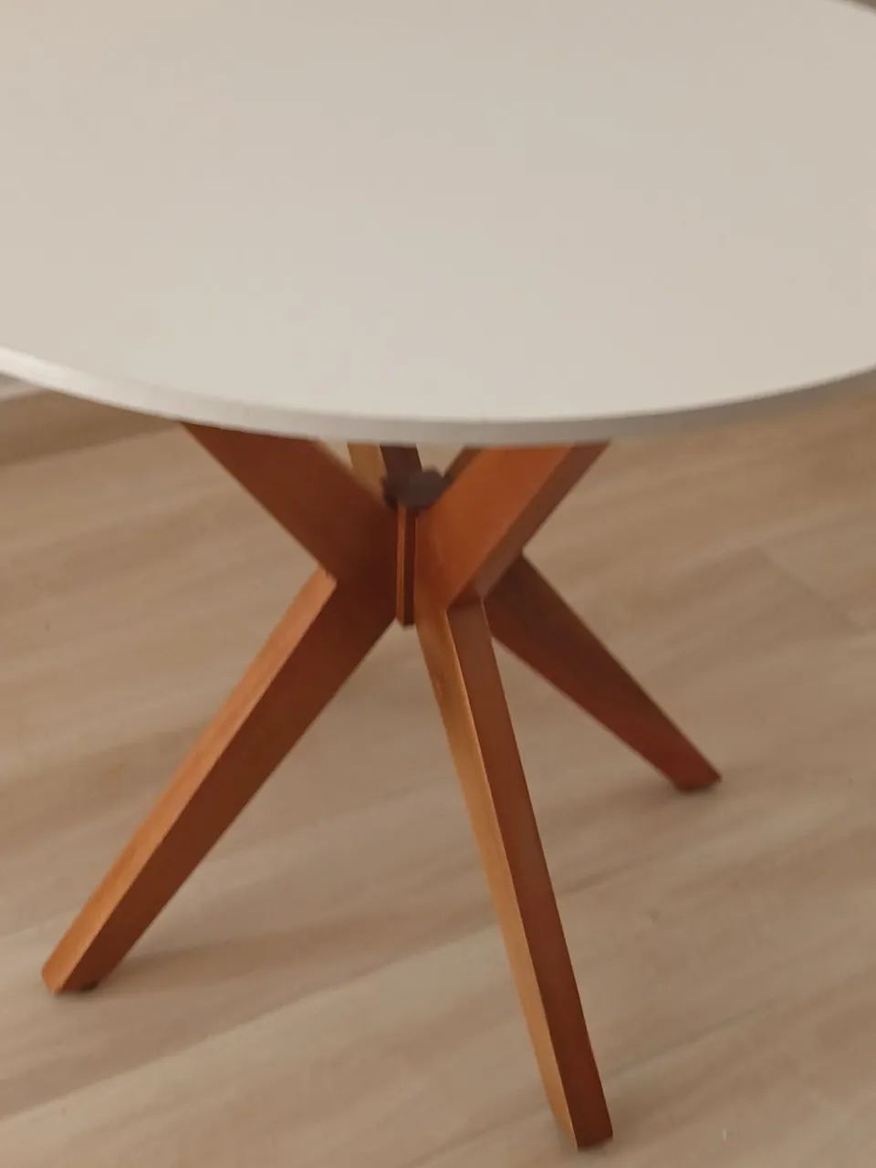 Mesa seminova freijo com off-wite   90cm  - Foto 3