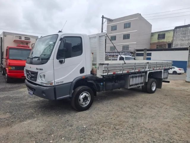 Mercedez Benz Accelo 1016