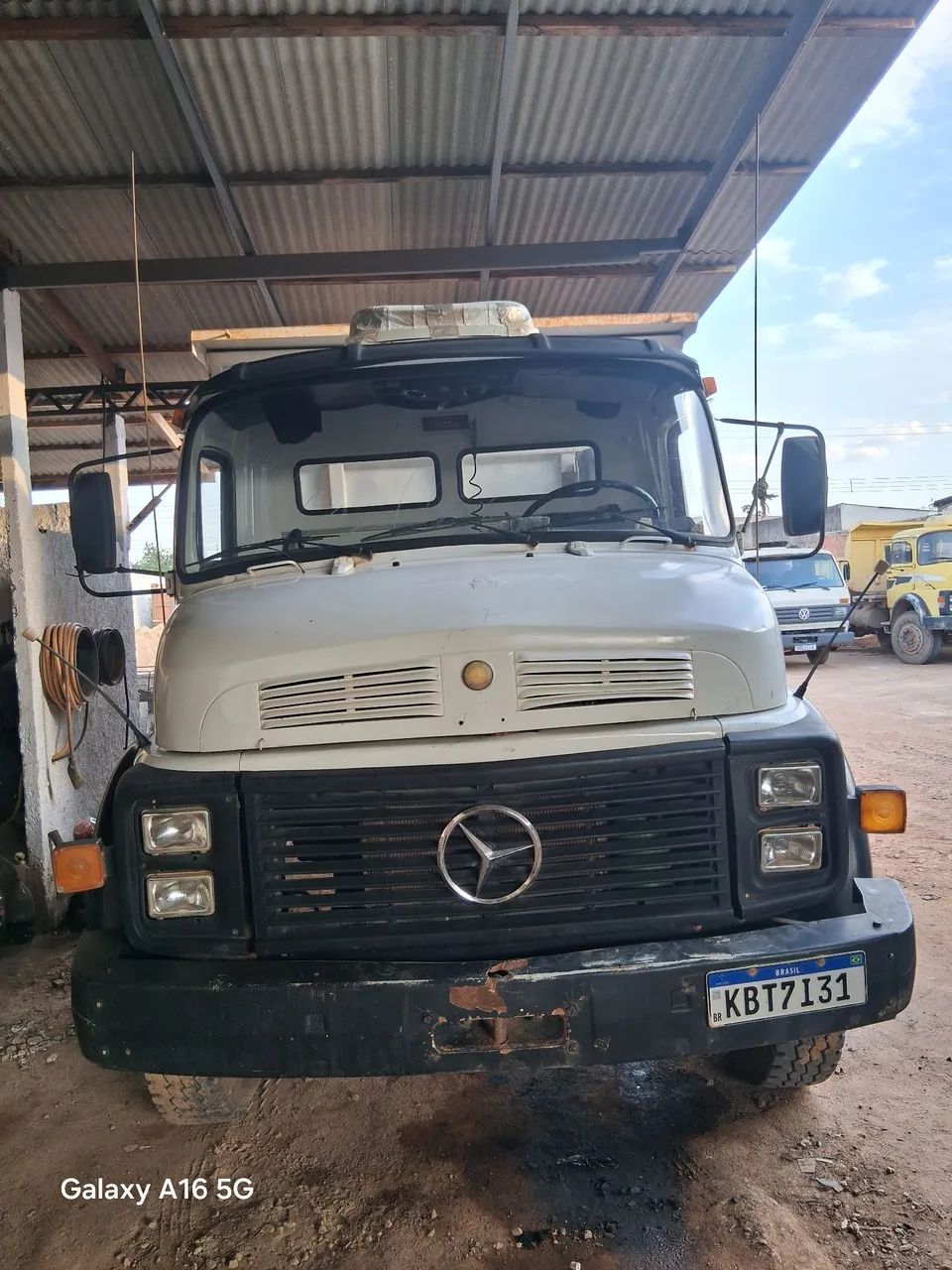 Vende_ se caminhao cacamba . - Foto 2