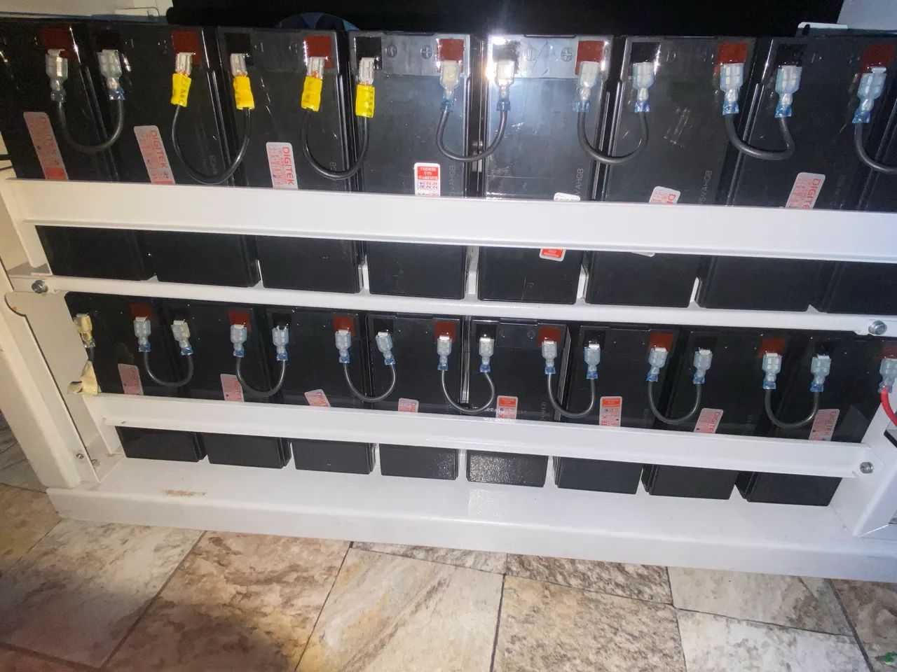  Banco de baterias - Foto 4