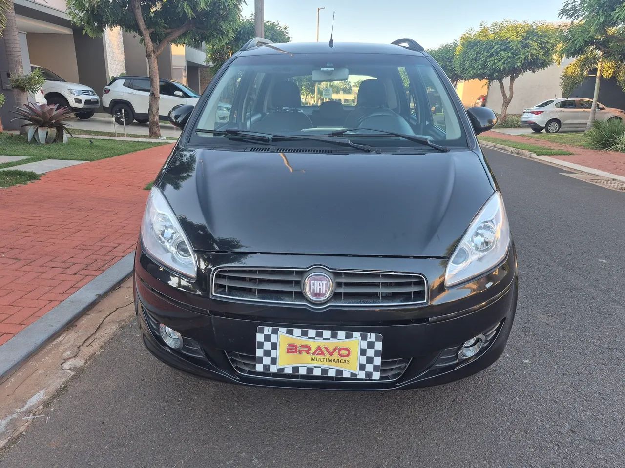 Fiat Idea Attractive 1.4 Fire Flex 8V 5P 2012 - Foto 2