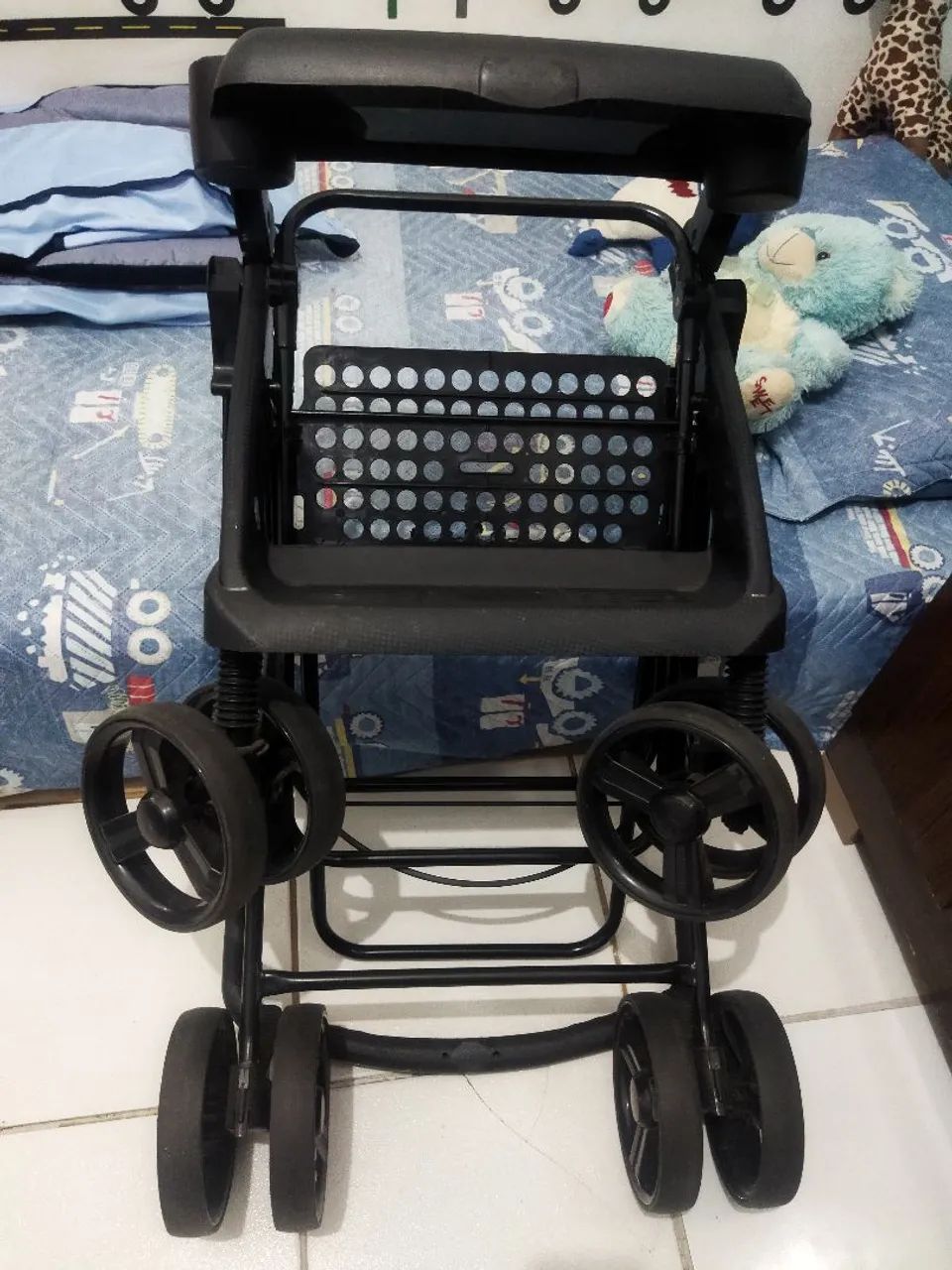 Vendo carrinho de bebê 