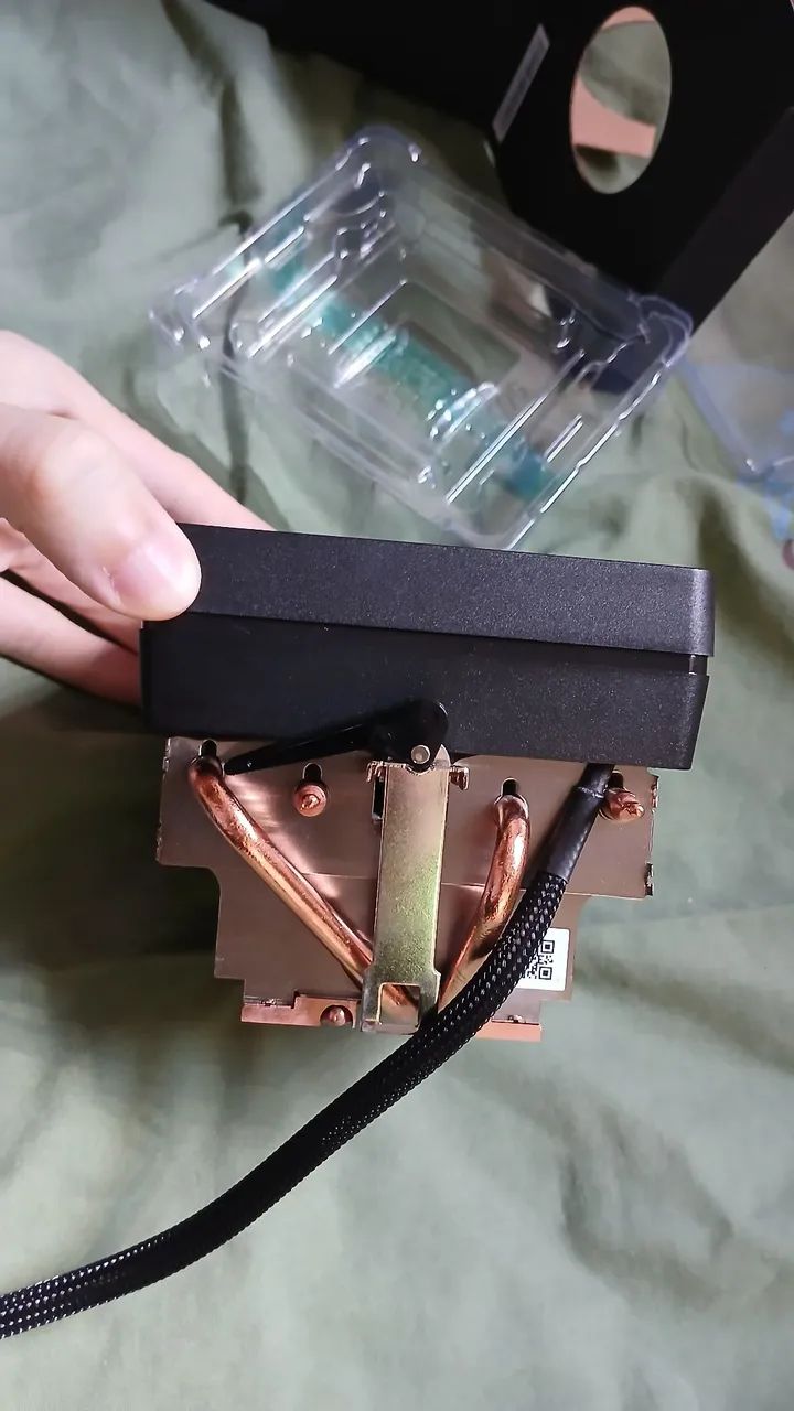 Cooler de processador AMD Wraith Prism RGB - Foto 2