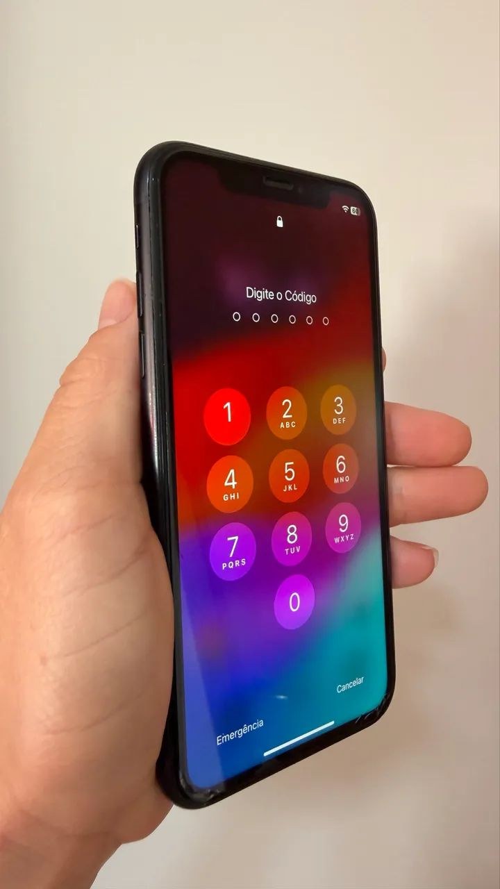 Vendo iPhone XR 128 GB celular em perfeito estado de conservação funcionando tudo  - Foto 2