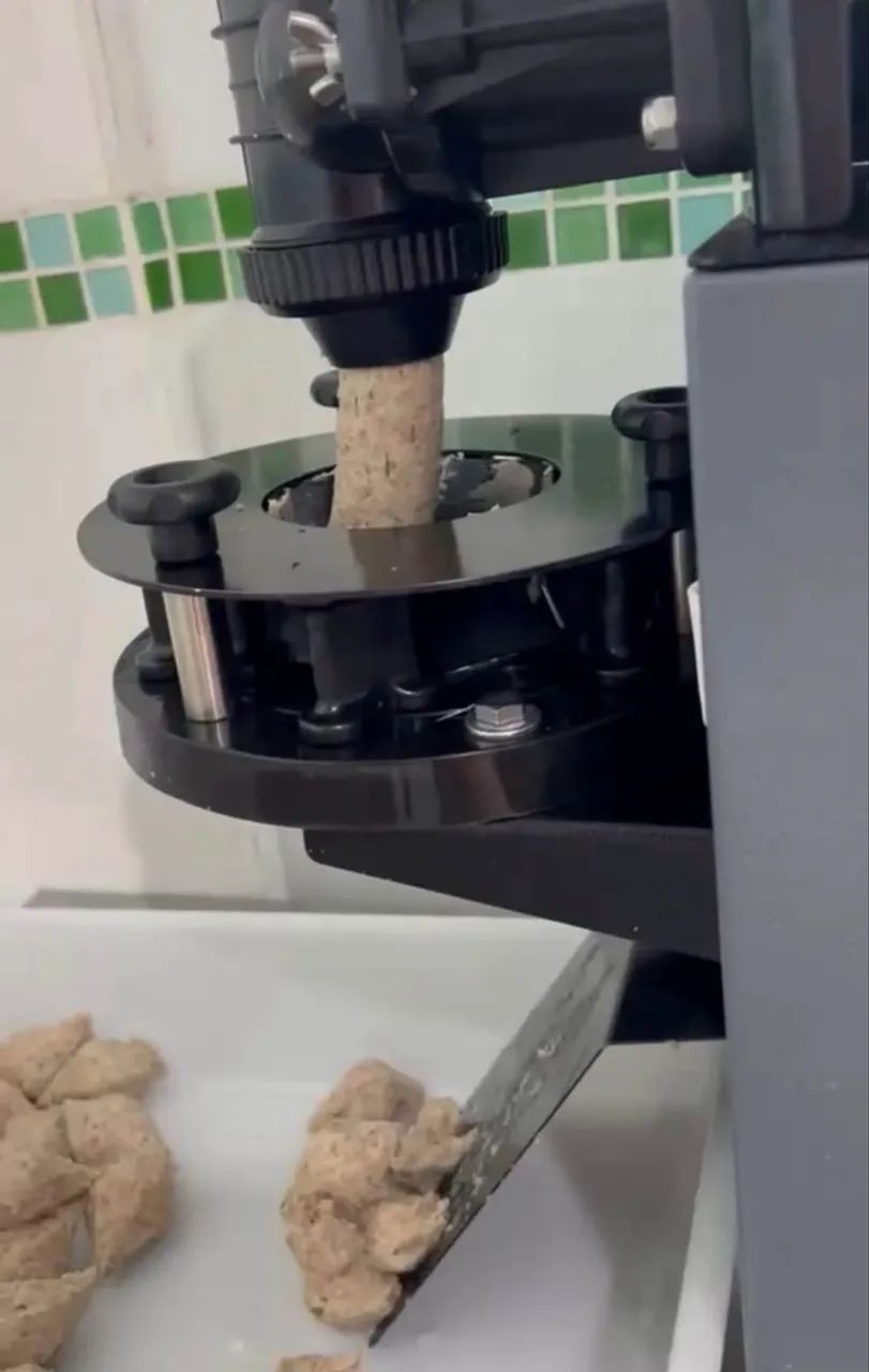Máquina de fazer salgados 
