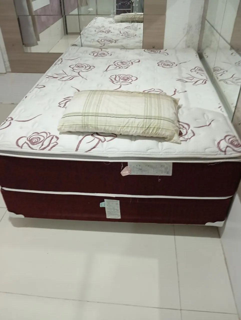 Cama box com colchão Casal 
