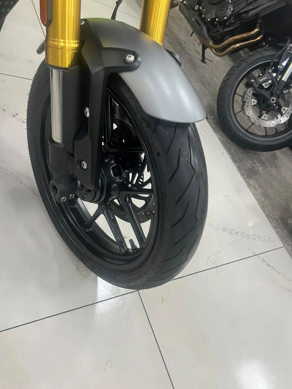 TRIUMPH SCRAMBLER 400 X - Foto 4