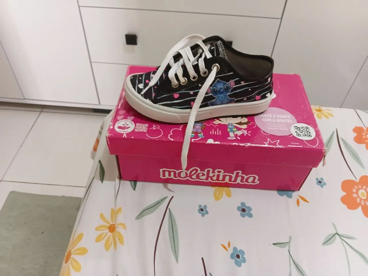 Vende se o tenis novo do stitch numero 27/28 valor 50 reais tel * - Foto 3